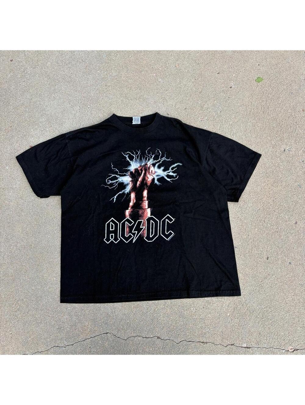 2000s DC, lightning hand band tee size XL